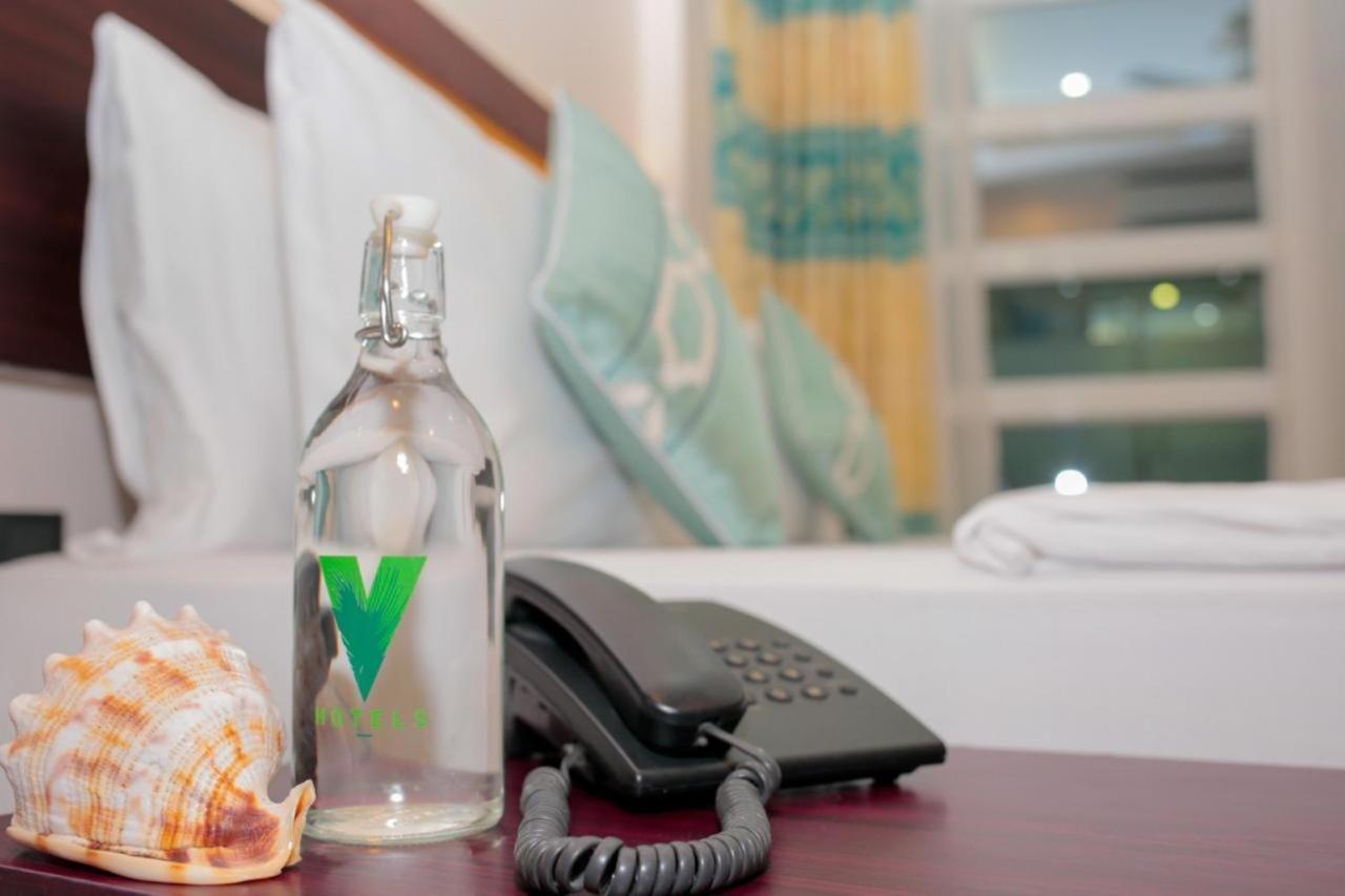 The White Harp Beach Hotel Male Bagian luar foto